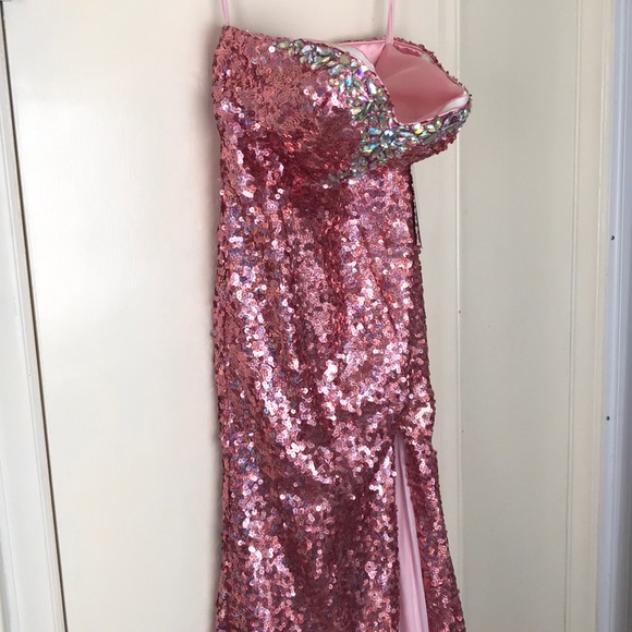 Train strapless sweetheart sequin dress - Picture 3 of 7